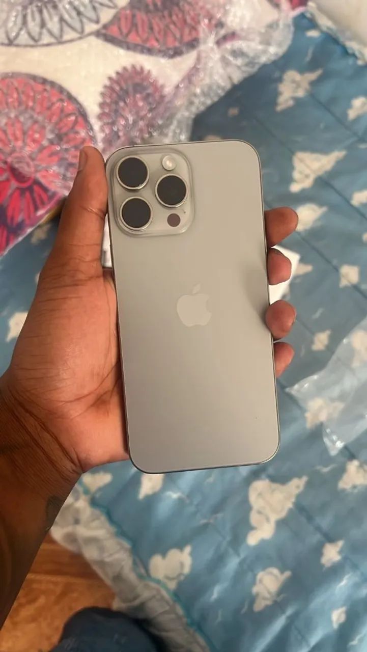 Iphone 16 pro max 256gb  - Foto 2