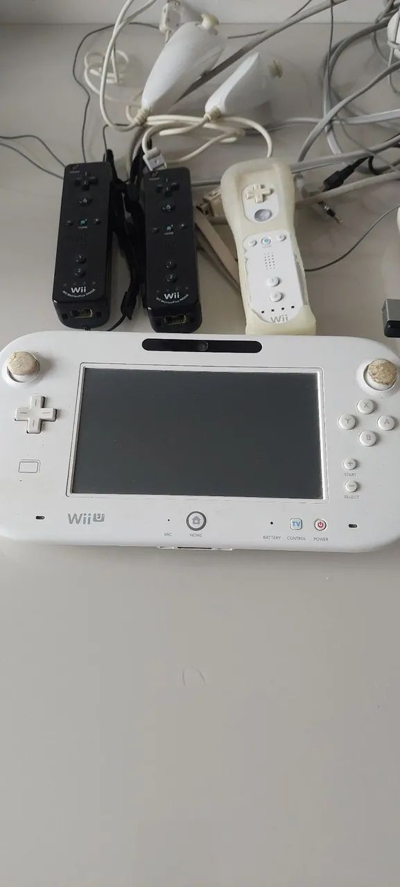Nintendo Wii U com sensor de movimento, controles e 5 jogos - Foto 2