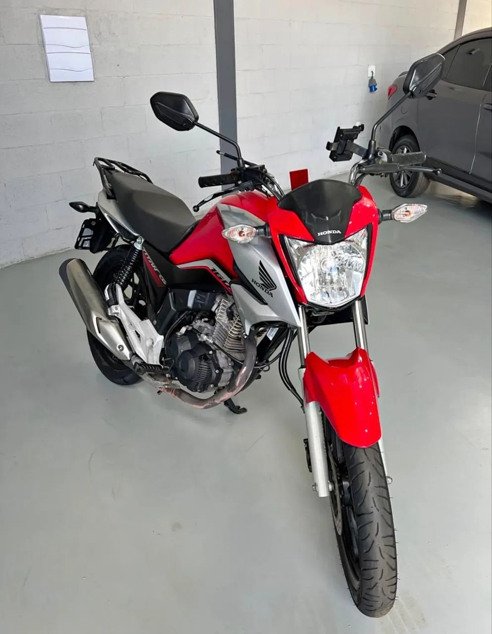 Titan 160