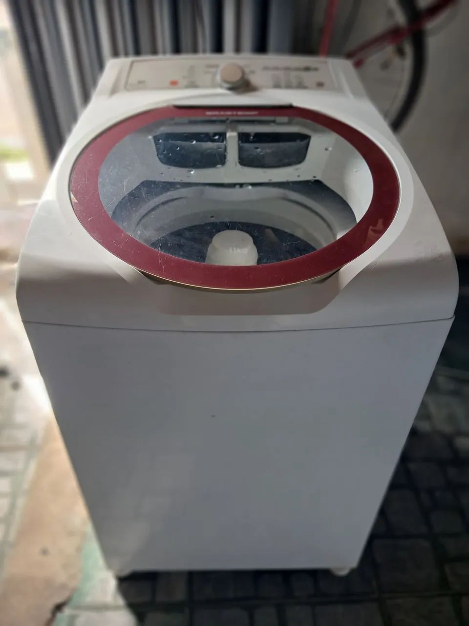 Vendo máquina de lavar com garantia  - Foto 2