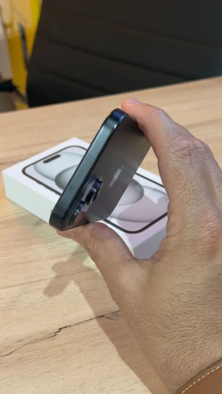 iPhone 15 256GB Black - Saúde da bateria 88%! Loja física! 90 dias de garantia! Até 18x  - Foto 4