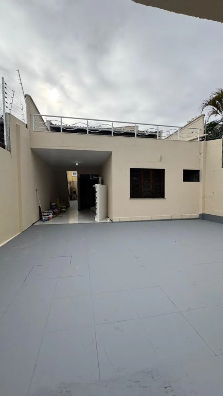 CD 005, Casa duplex, 05 quartos, 05 banheiros, 03 vagas