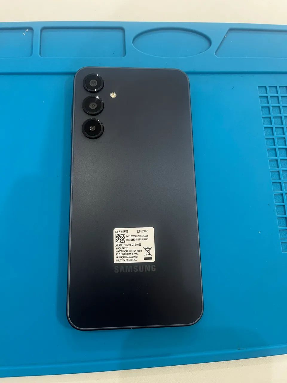 A16 256GB é 8 de ram 