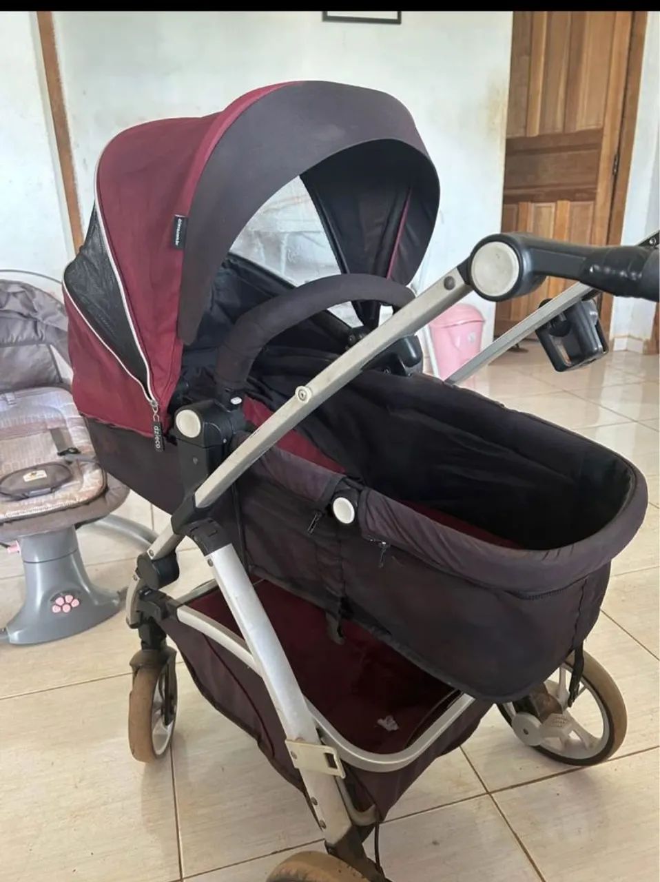 Vende-se carrinho e bebê conforto em perfeito estado  - Foto 4