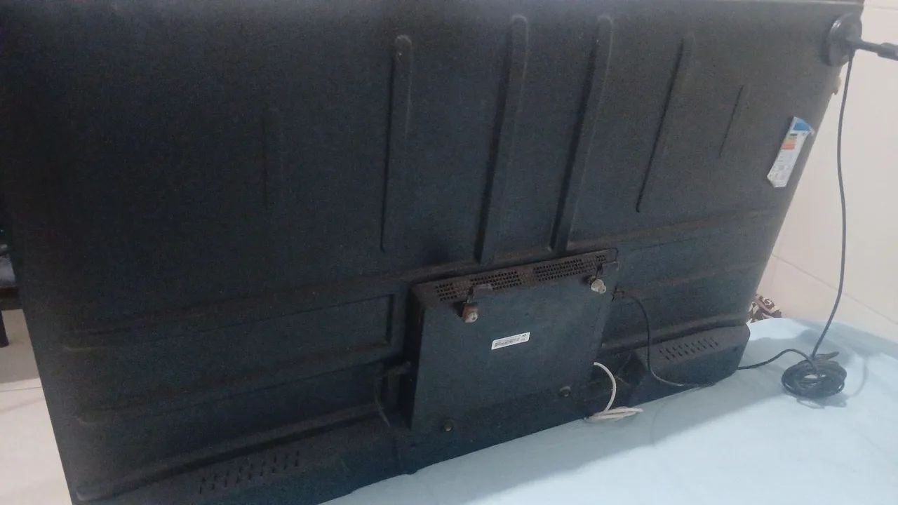 TV 50 polegadas com nota fiscal philco 1400 reias,motivo da venda estou jndo viajar  - Foto 2