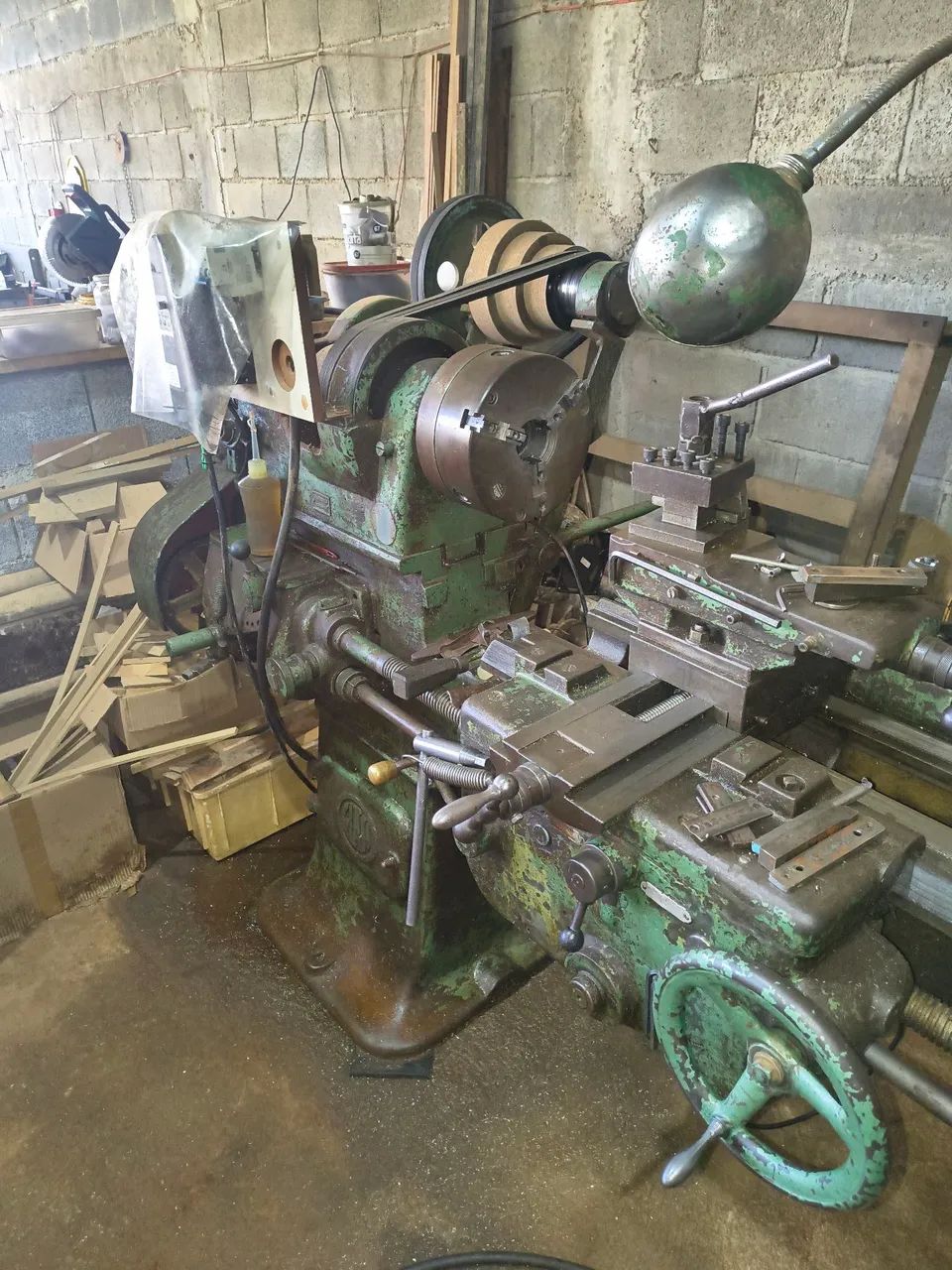TORNO MECÂNICO 1,5 MTS ALEMÃO DE CORREIA. - Foto 2