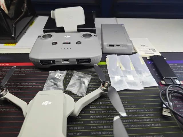 DJI Drone Mini 2 SE Cor Branco NOVO 100% TODOS ACESSORIOS E CABOS E BATERIA - Foto 3