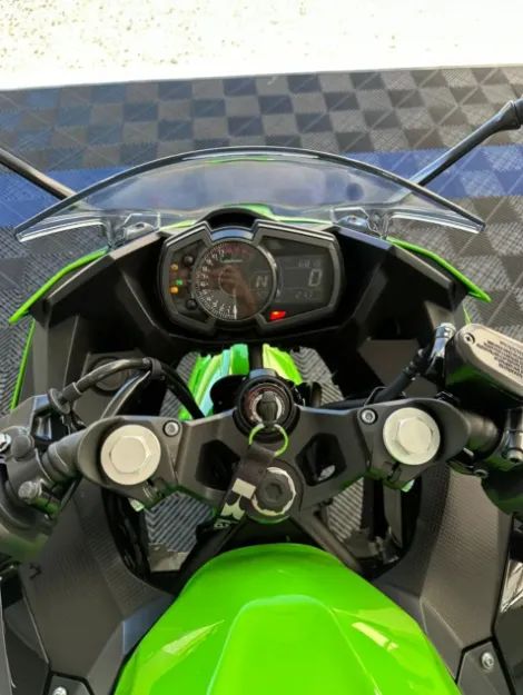 Kawasaki Ninja 400 KRT - Foto 2