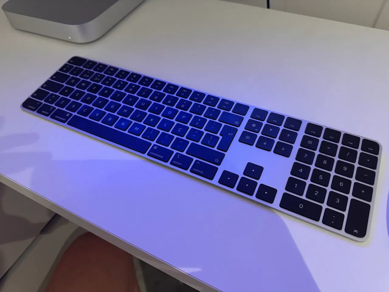 Apple MacMini M2 8Gb 256SSD Completo (Mouse + Teclado + Monitor) - Foto 5