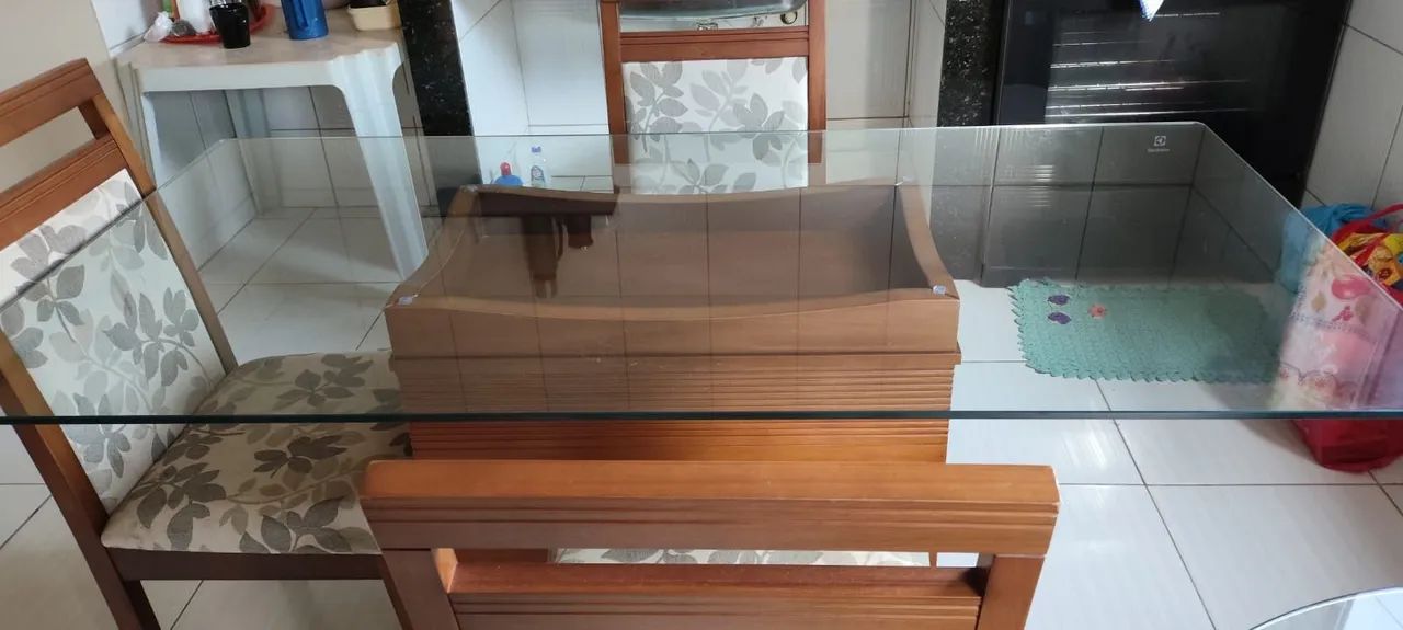 Mesa com 2 cadeiras