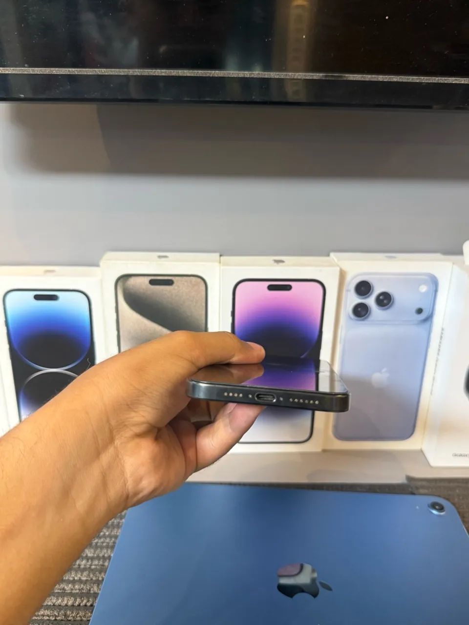 IPHONE 15 PRO MAX 256 GB S/FACE ID - Celulares e Smartphones