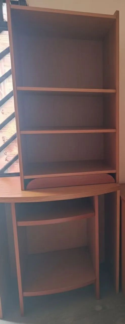 Mesa/  armário  - Foto 2