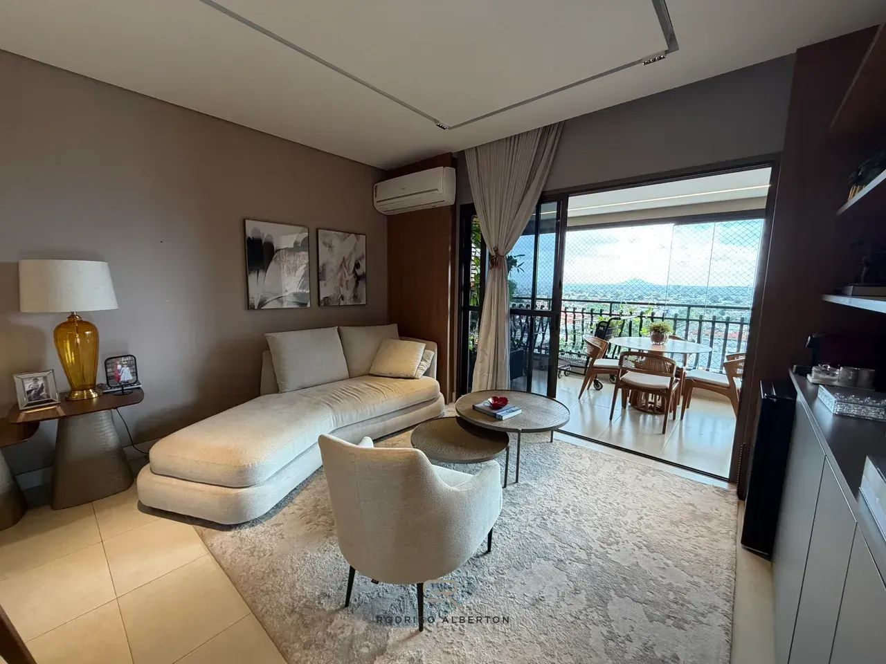Apartamento com 148m², 3 quartos, andar alto, Mobiliado e Decorado. - Foto 2