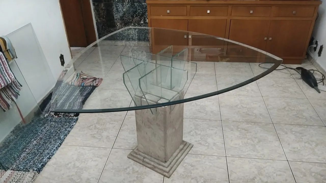 Mesa de jantar com tampo vidro 