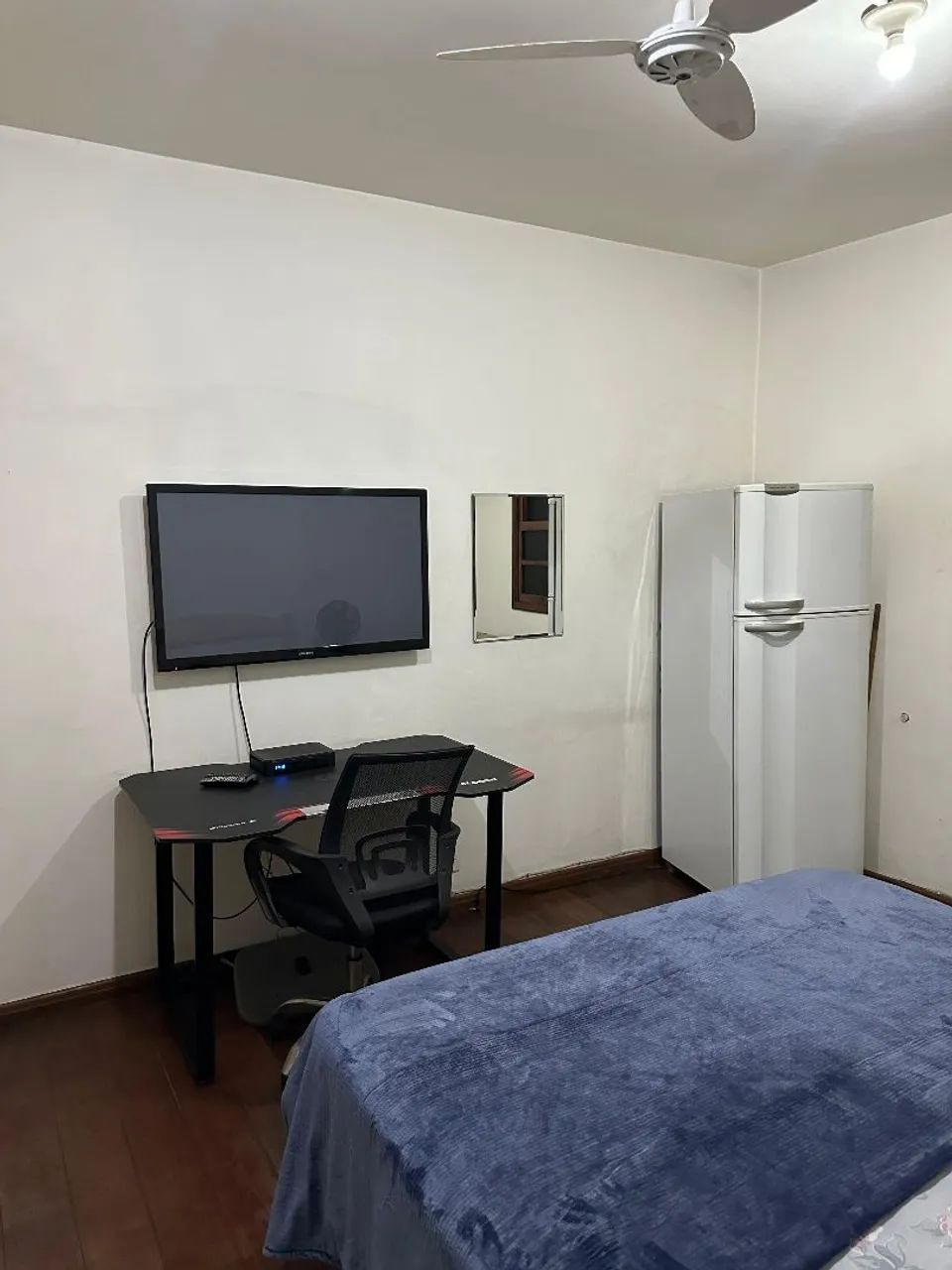 Alugo quarto todo mobiliado 