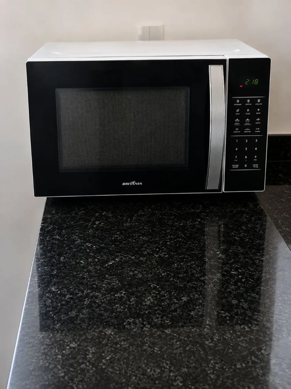 Microondas Britânia 