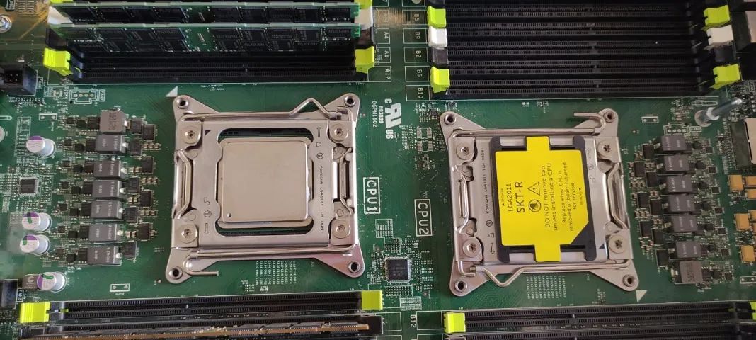 Dell PowerEdge T620 - Foto 4