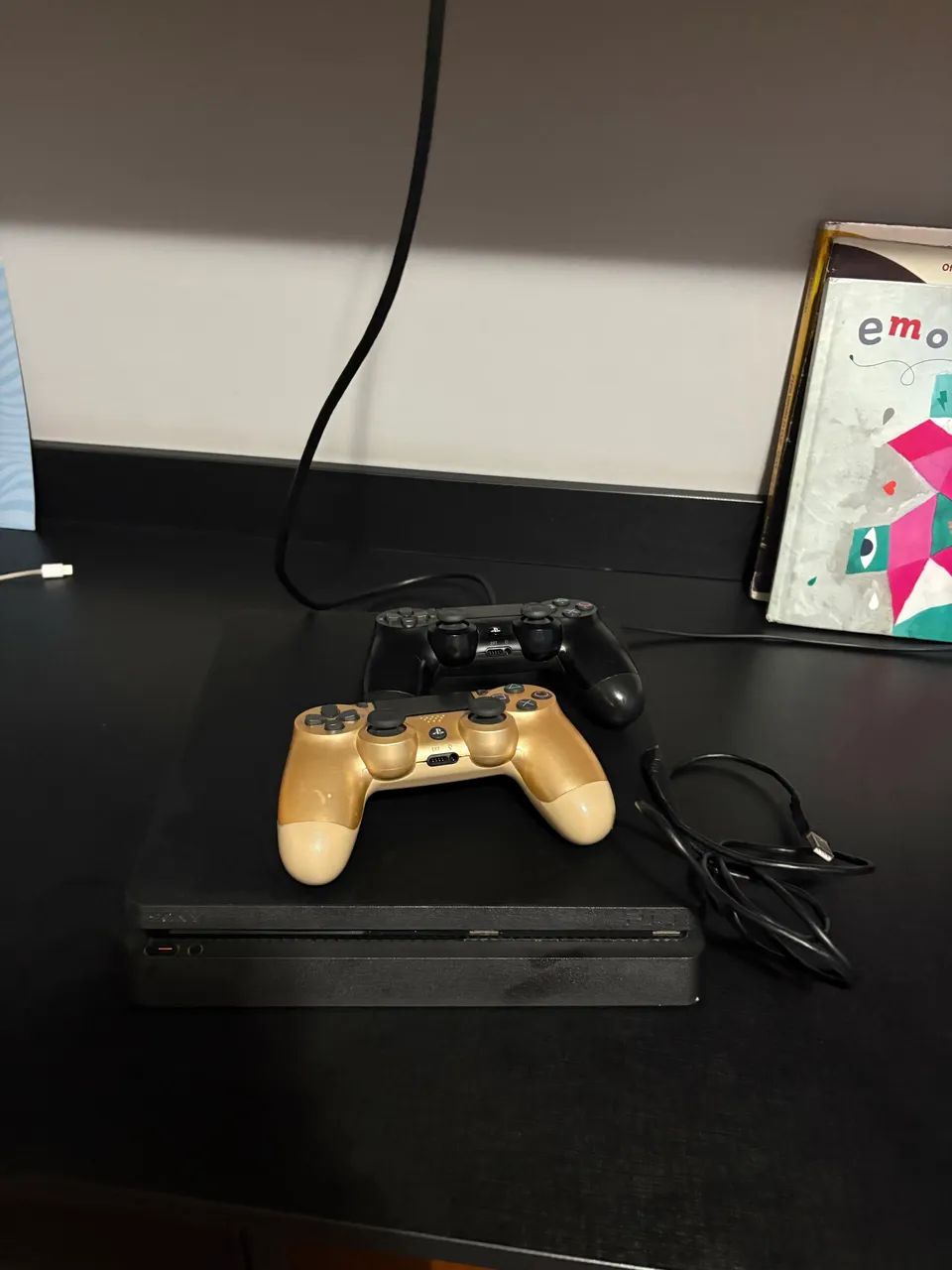PS4 com 1TB HDR com MEGA PACK + 6 jogos - Foto 4