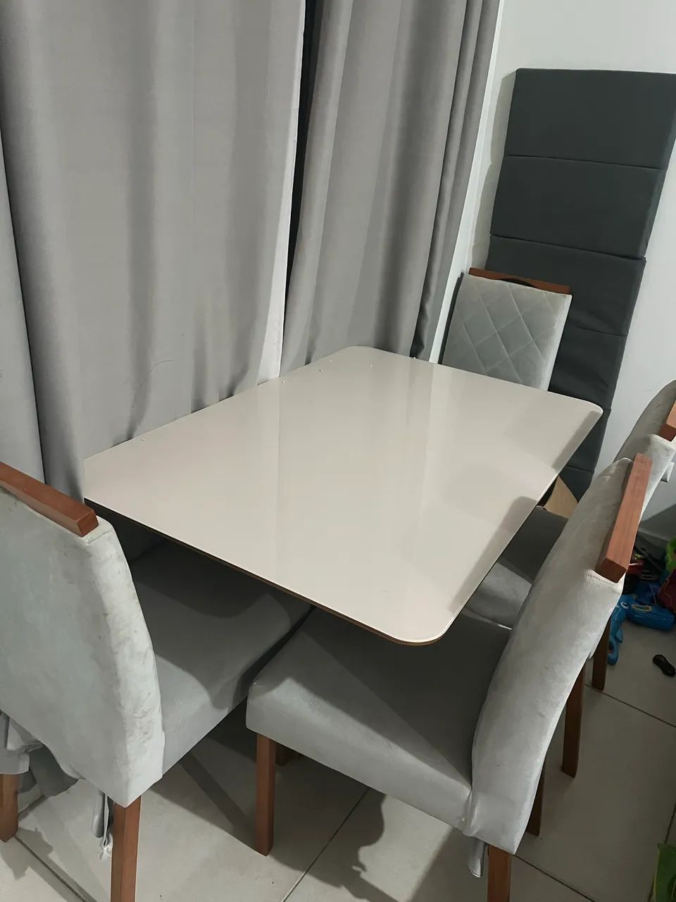 Mesa 4 cadeiras 