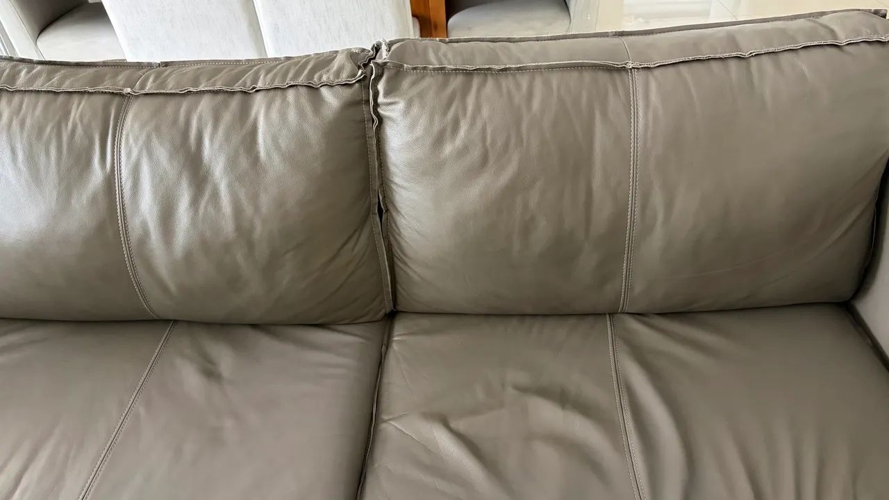 Conjunto de sofá de 2 e 3 lugares todo em couro natural e estrutura super robusta  - Foto 3