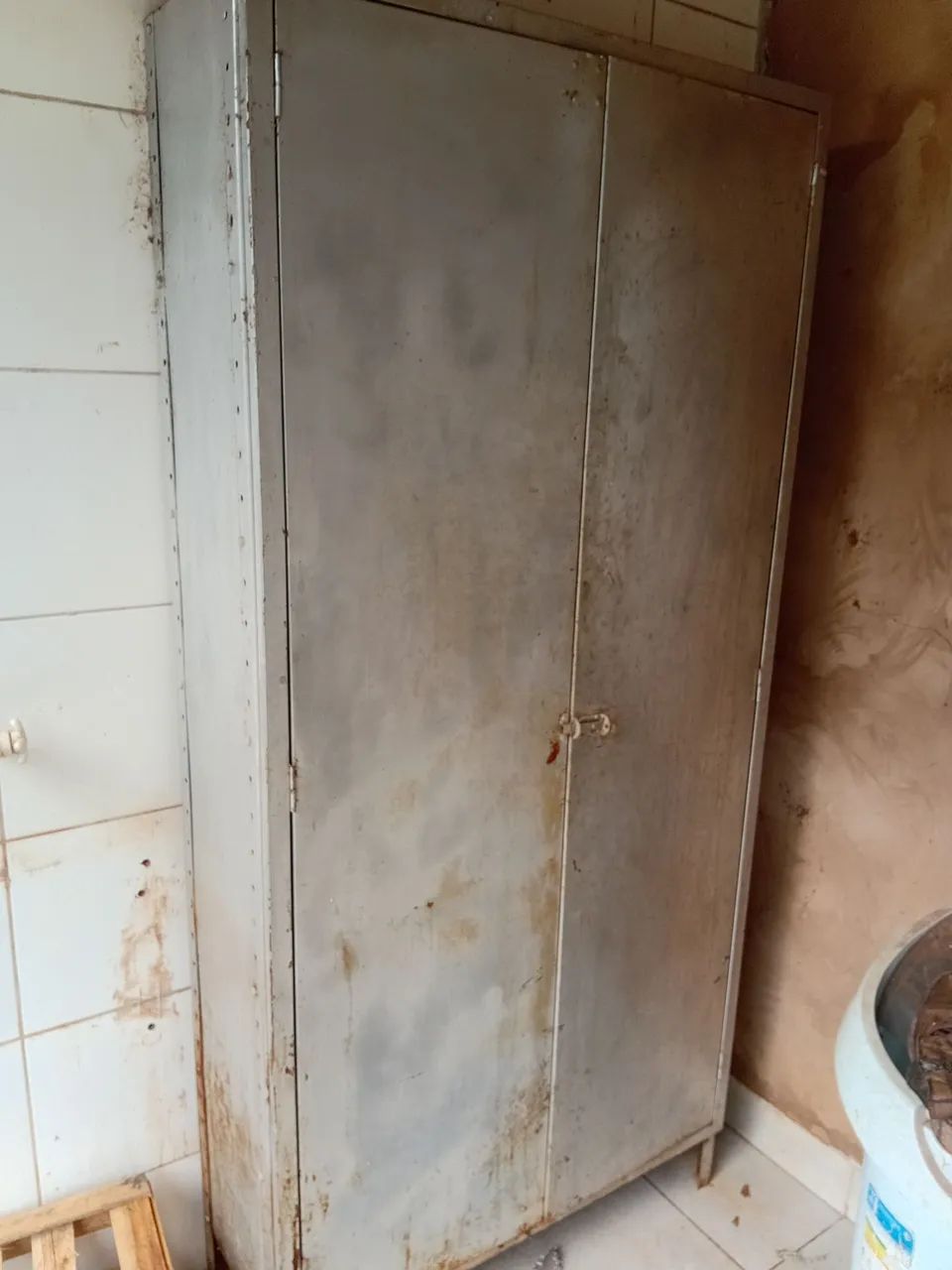 Armario de aço r$260 desapego 