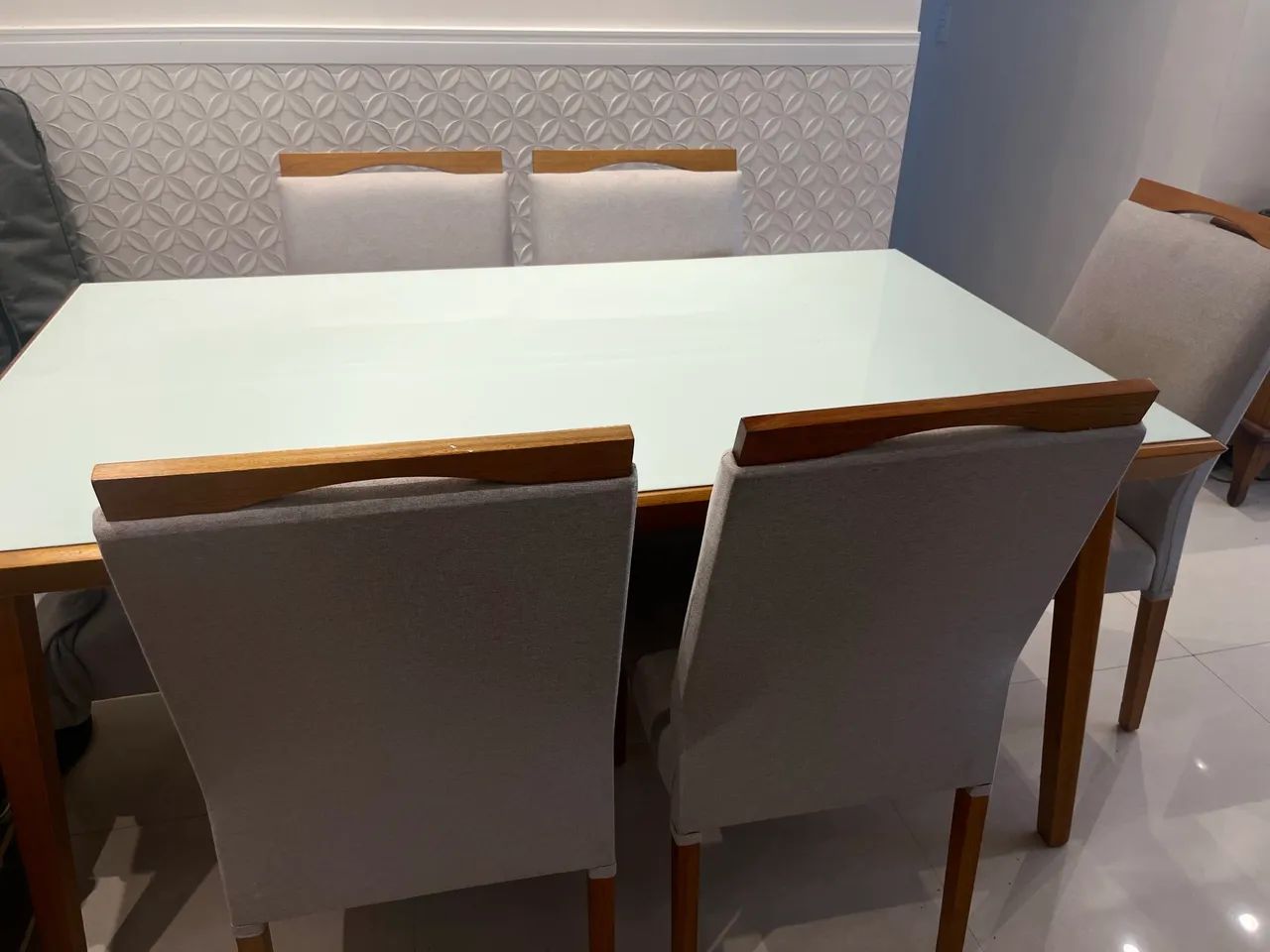 Mesa de jantar e seis cadeiras - Foto 2