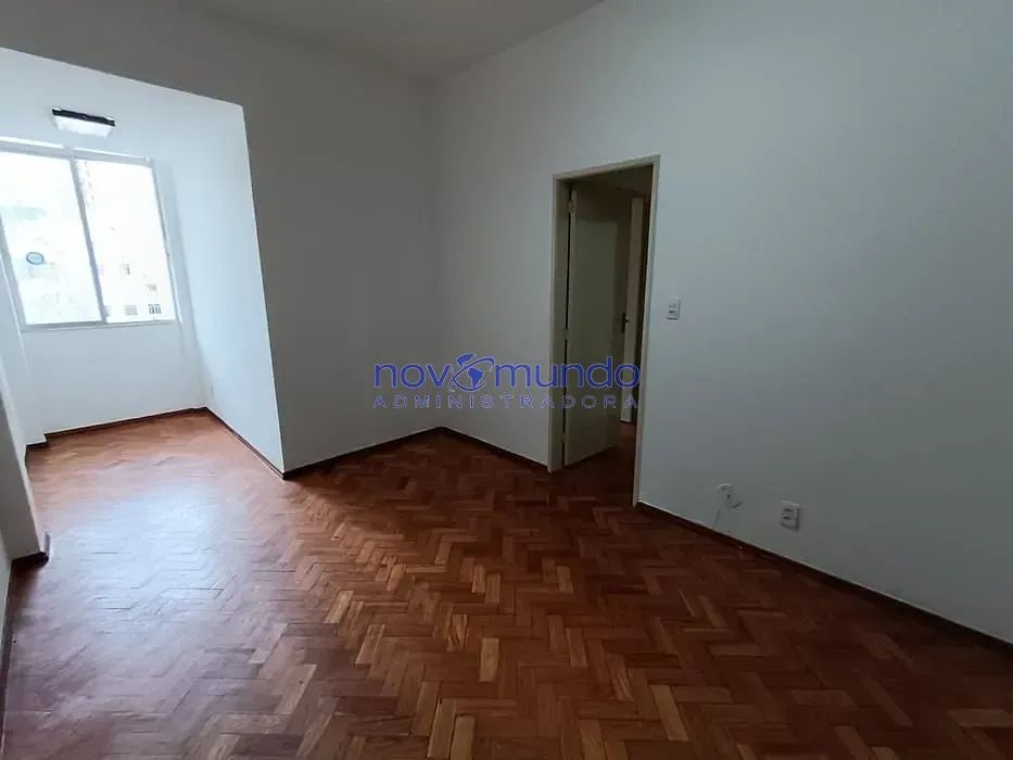 EXCELENTE APARTAMENTO QUARTO E SALA EM COPACABANA