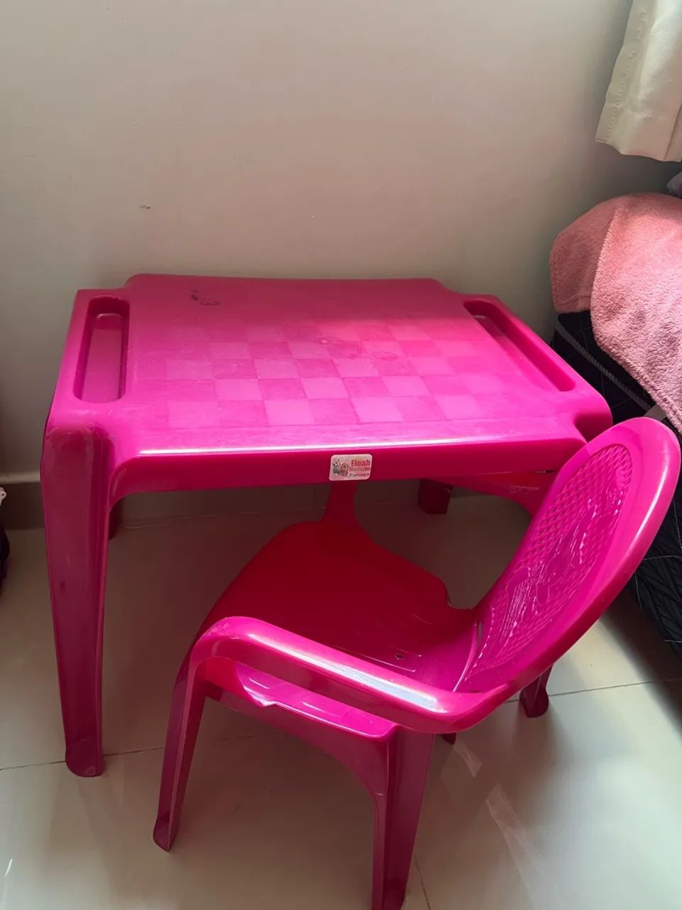 Mesa e cadeira infantil 