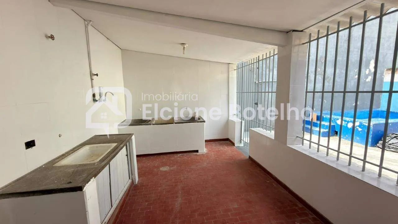 Casa para Aluguel com 1.260 m² em Nossa Senhora Aparecida, Uberlândia - Foto 4