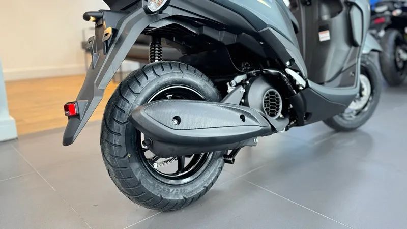 Yamaha Fluo 125 cc  - Foto 4