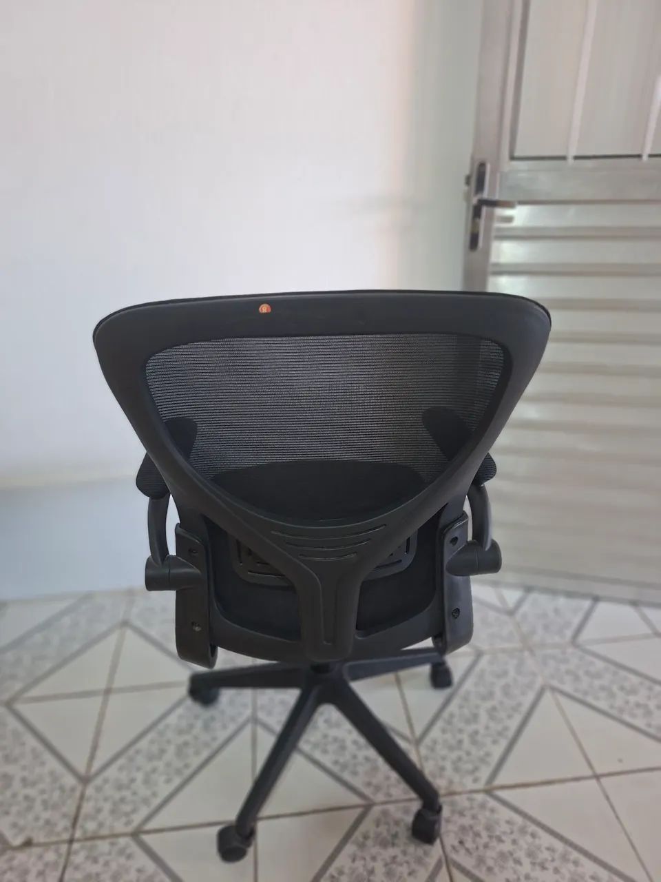 Vendo cadeira de escritório Mônaco giratória. - Foto 5