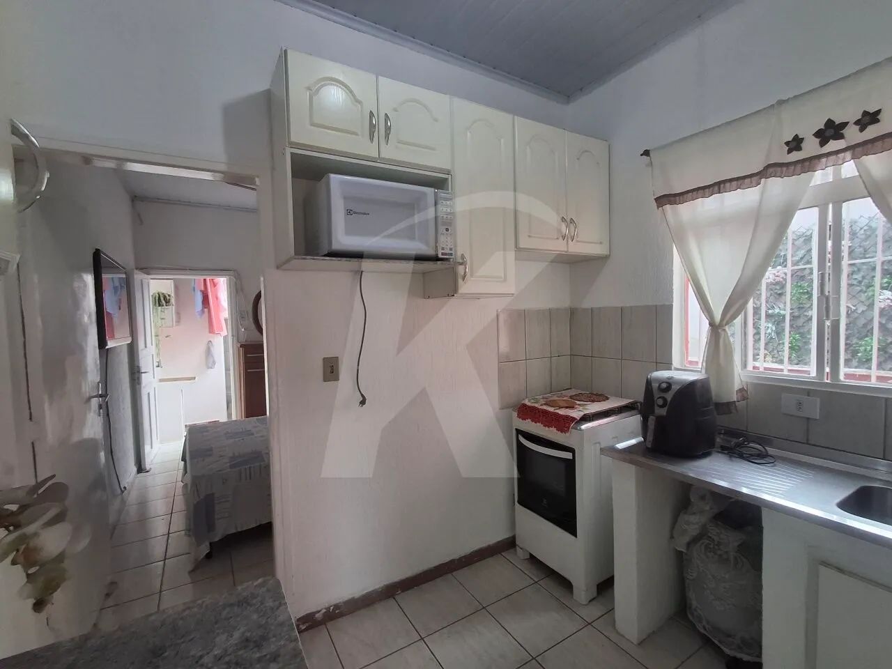 Casa com 1 quarto, sala , cozinha, banheiro e área de serviço. - Foto 4