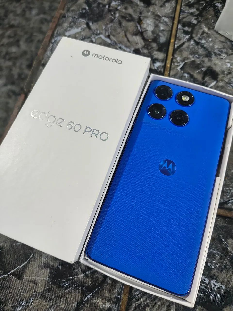 Moto Edge 60 pro vendo ou troco !