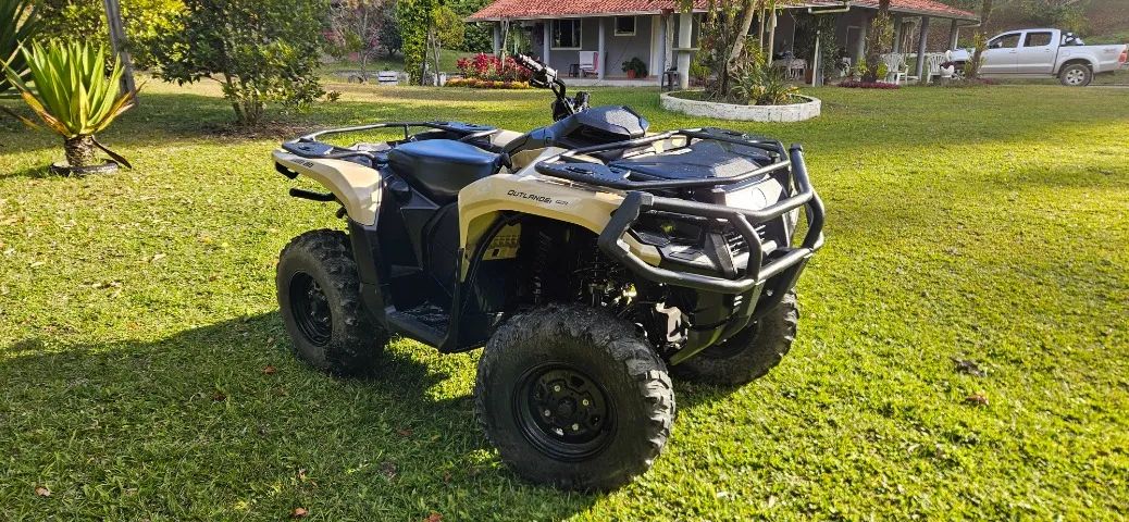 Quadriciclo Canam outlander pro 2025