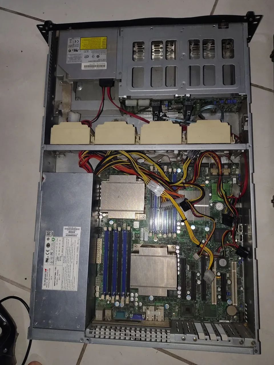 Servidor Supermicro no estado