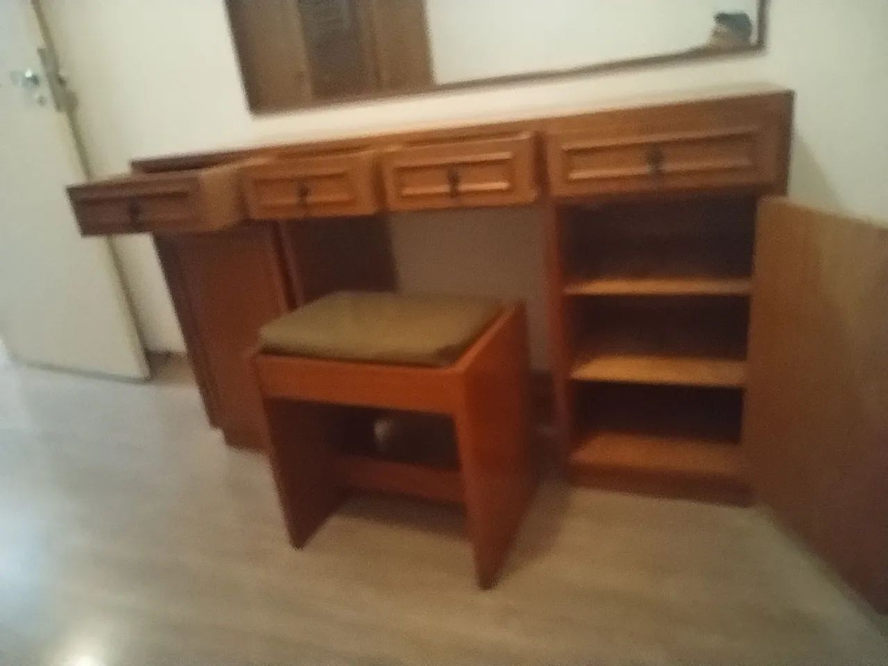 vende se penteadeira com espelho  - Foto 4