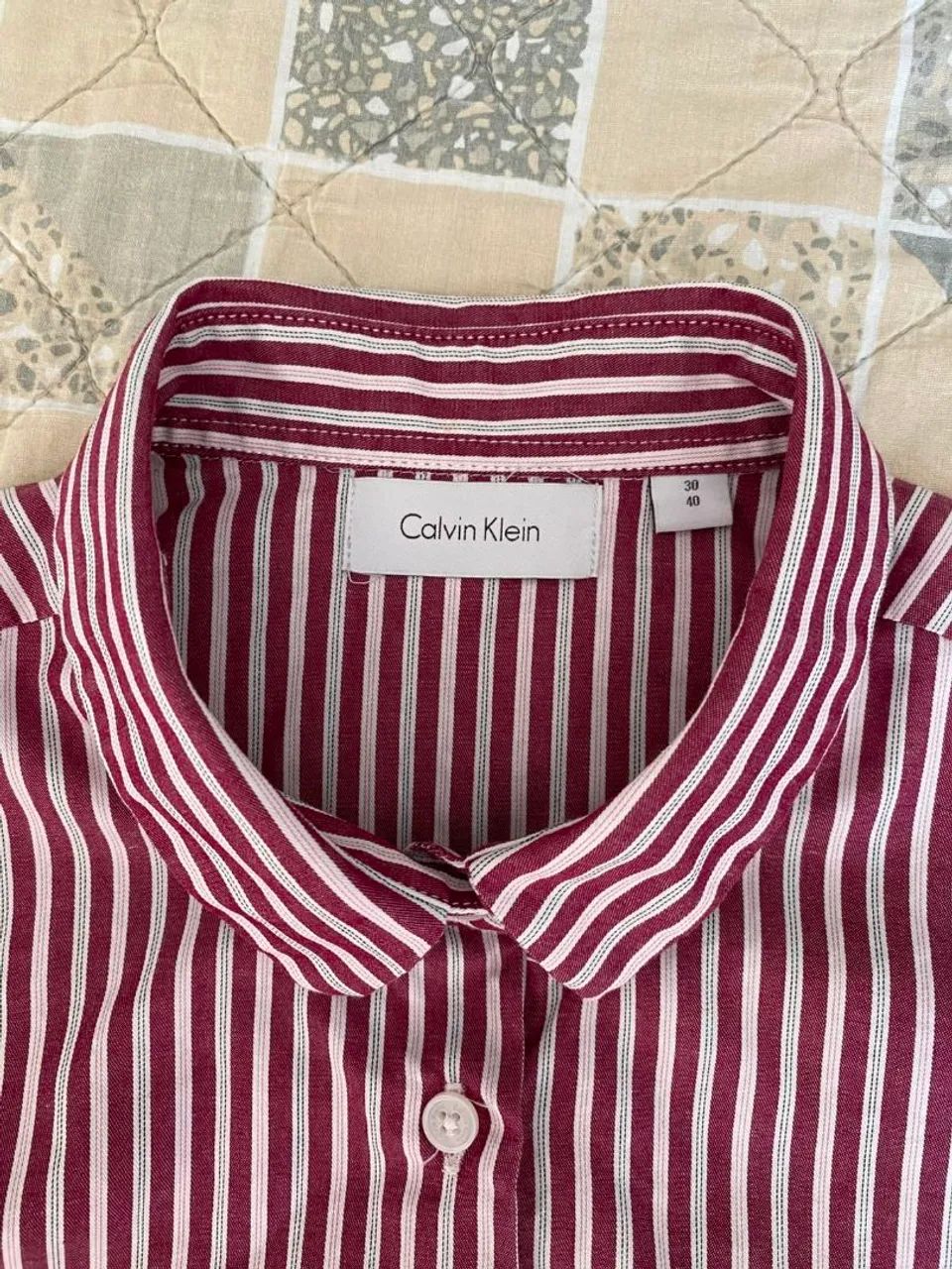 Camisa feminina - Calvin Klein -TM 38 - Foto 5