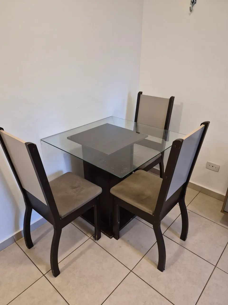 Mesa com 3 cadeiras - Foto 2