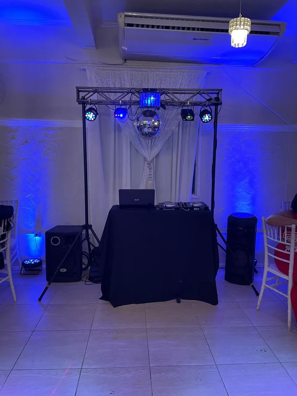 Dj e iluminação para festas e eventos 