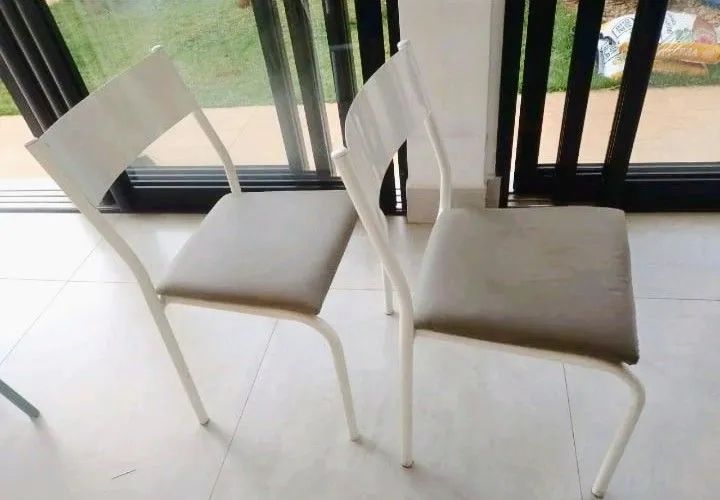 2 cadeiras de ferro 