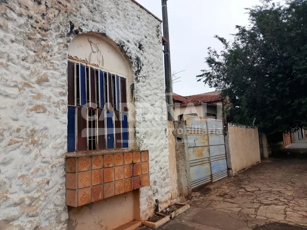 Casa para demolição, com excelente localização. - Foto 3