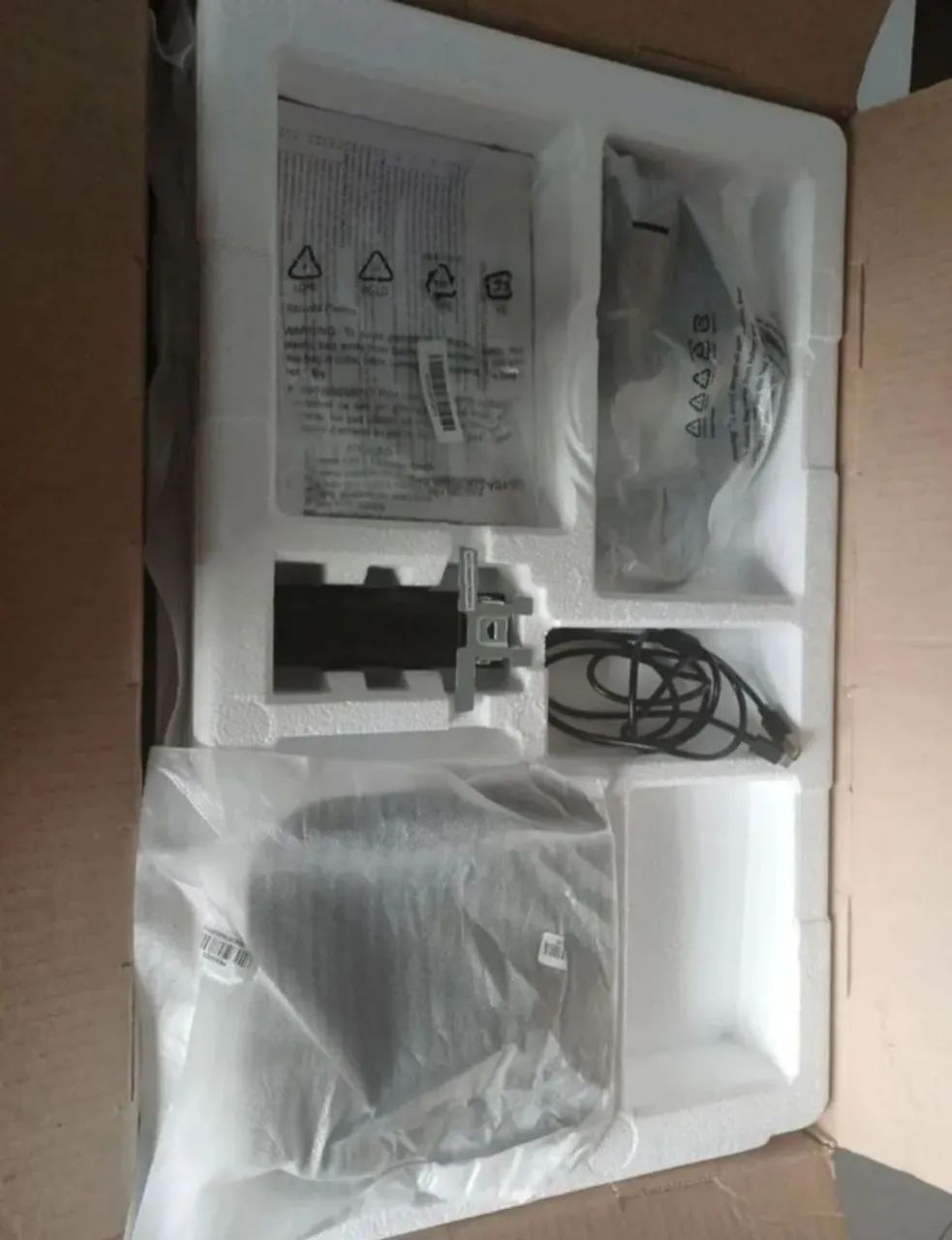 MONITOR AOC 24 ' - Foto 3