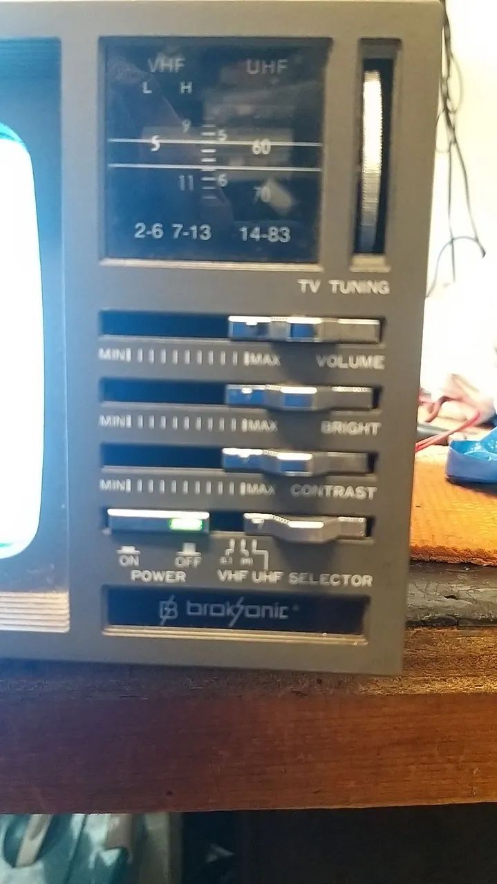 televisão portátil 5 POLEGADAS mais radio AM, FM, leia - Foto 3