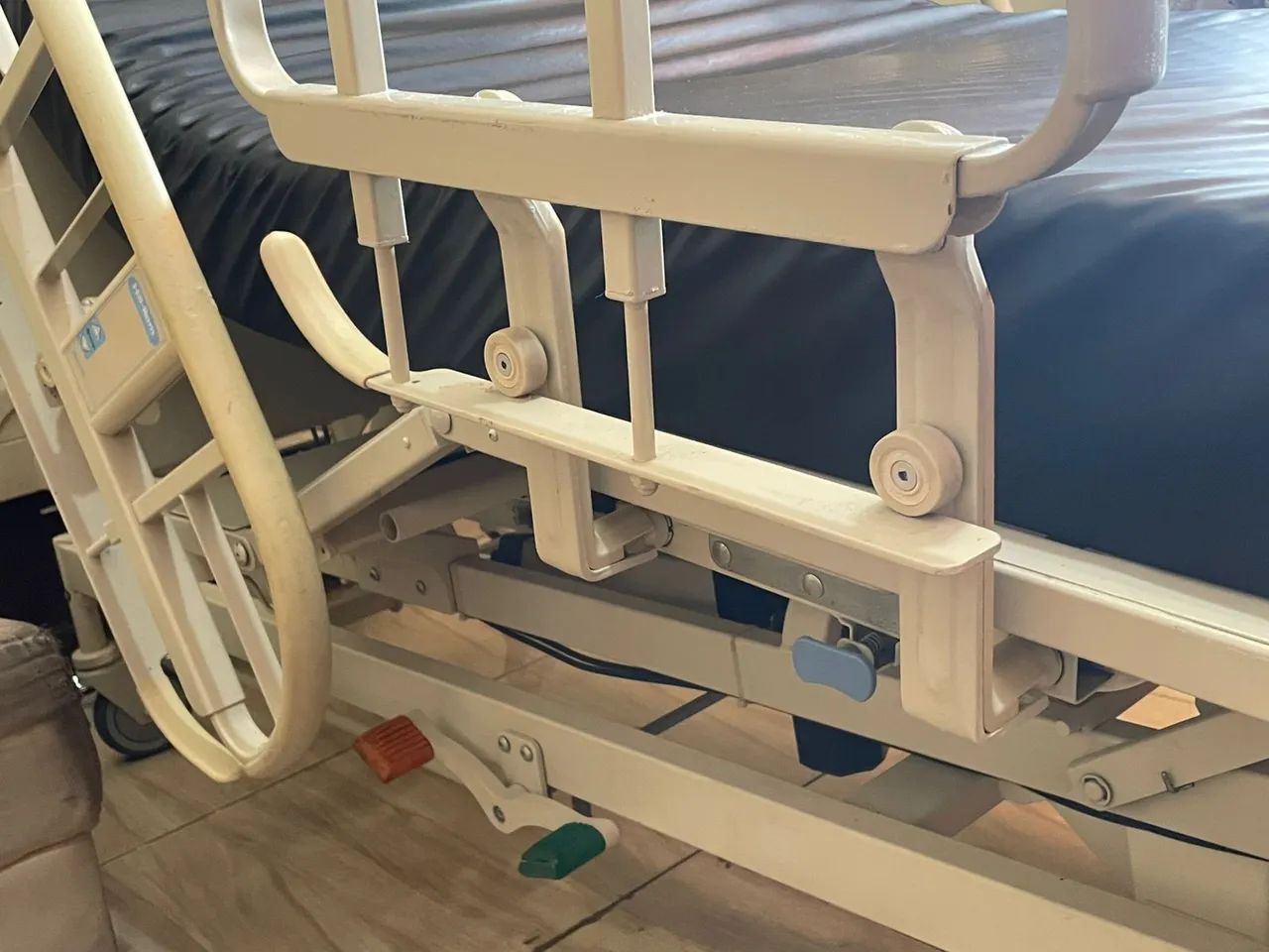 Cama hospitalar elétrica  - Foto 2