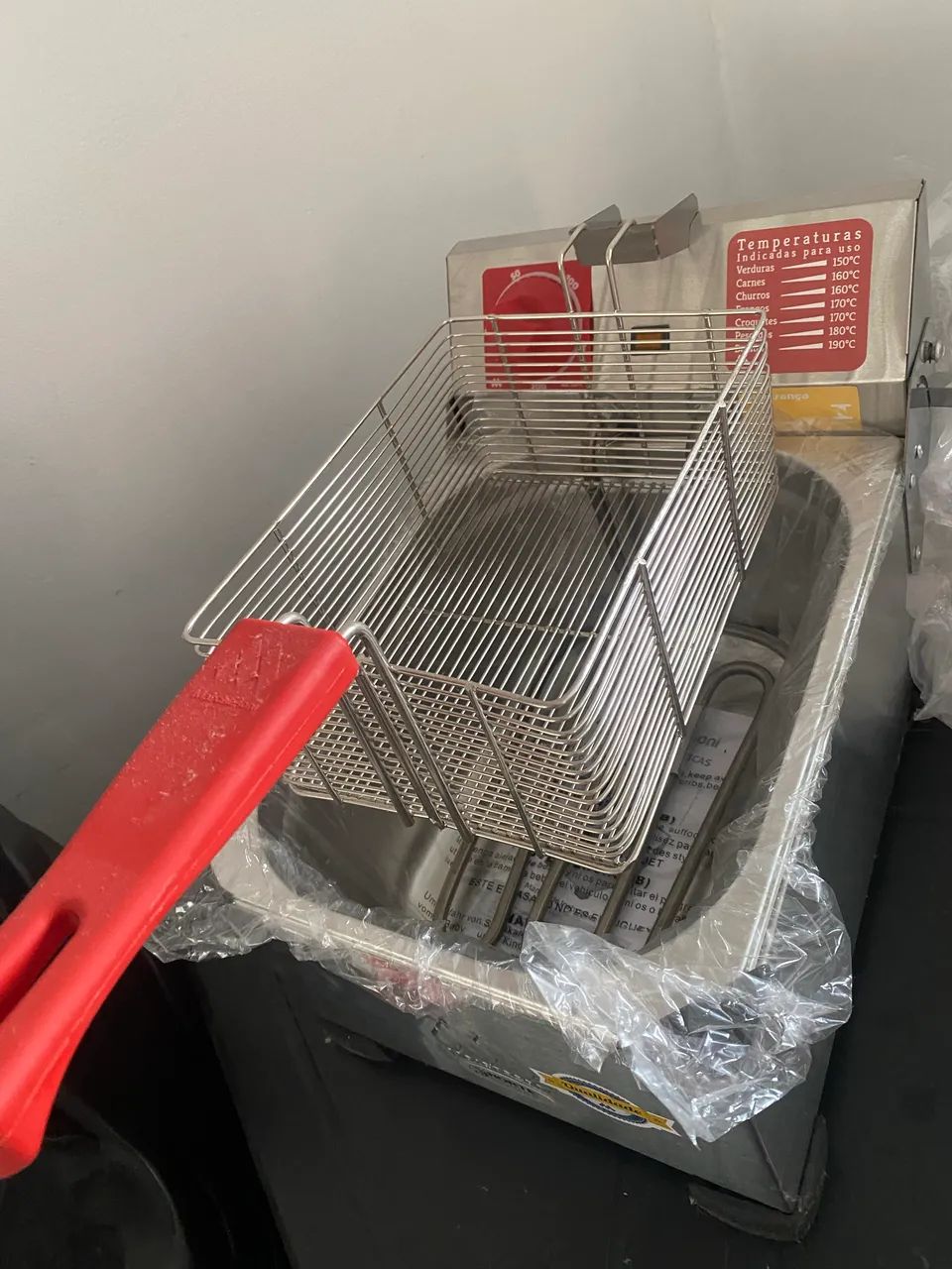 Vendo Fritadeira Nova 