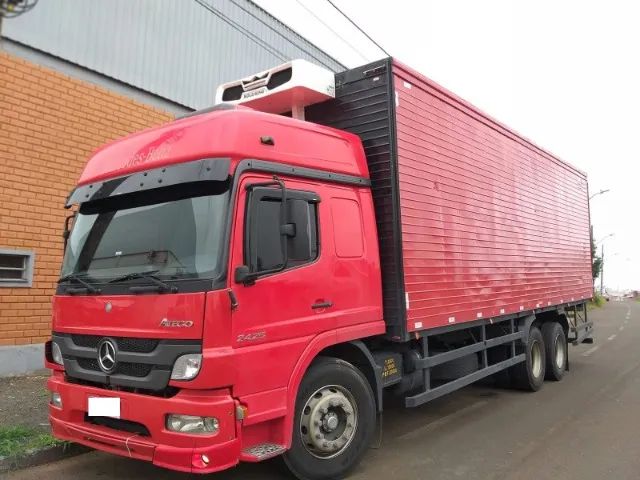 Mb atego 2425 6x2 refrigerado 2011