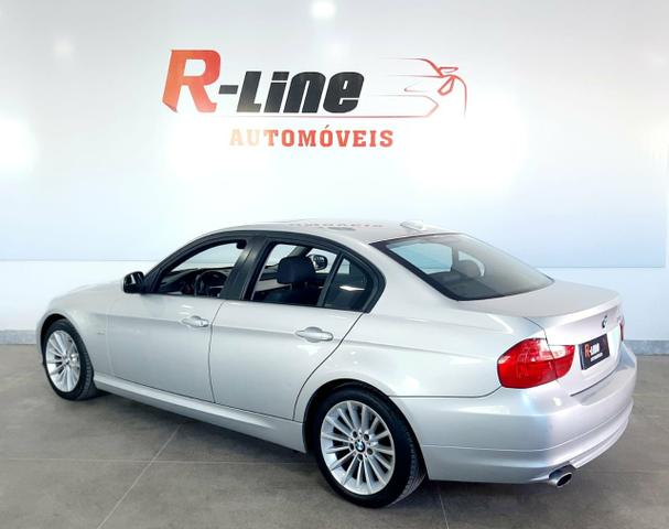 BMW 320i Automática /Conservada/Baixa km - Foto 2