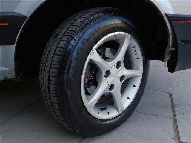 Volkswagen Voyage 1.8 cl 8v - Foto 5