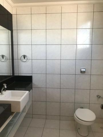 Excelente apartamento amplo,varanda, dependência completa - Foto 20