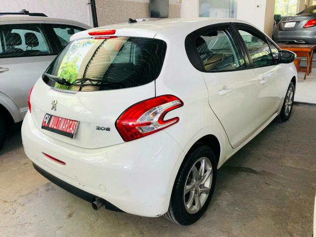 Peugeot 208 2015 Active 1.5 Revisado Único dono - Foto 4